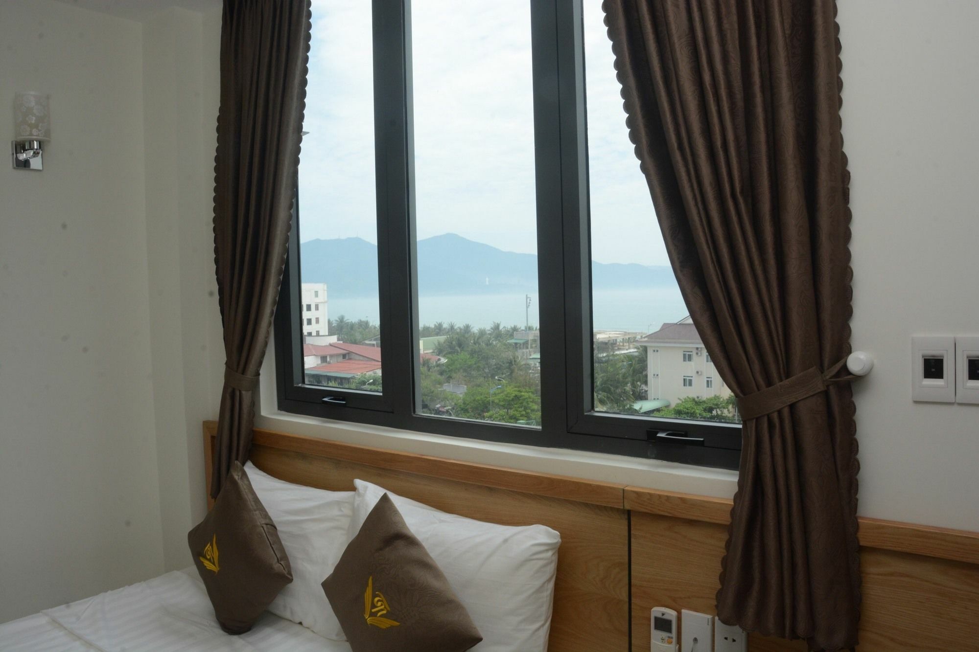 Trang Ngan Hotel By Thg Da Nang Exterior foto